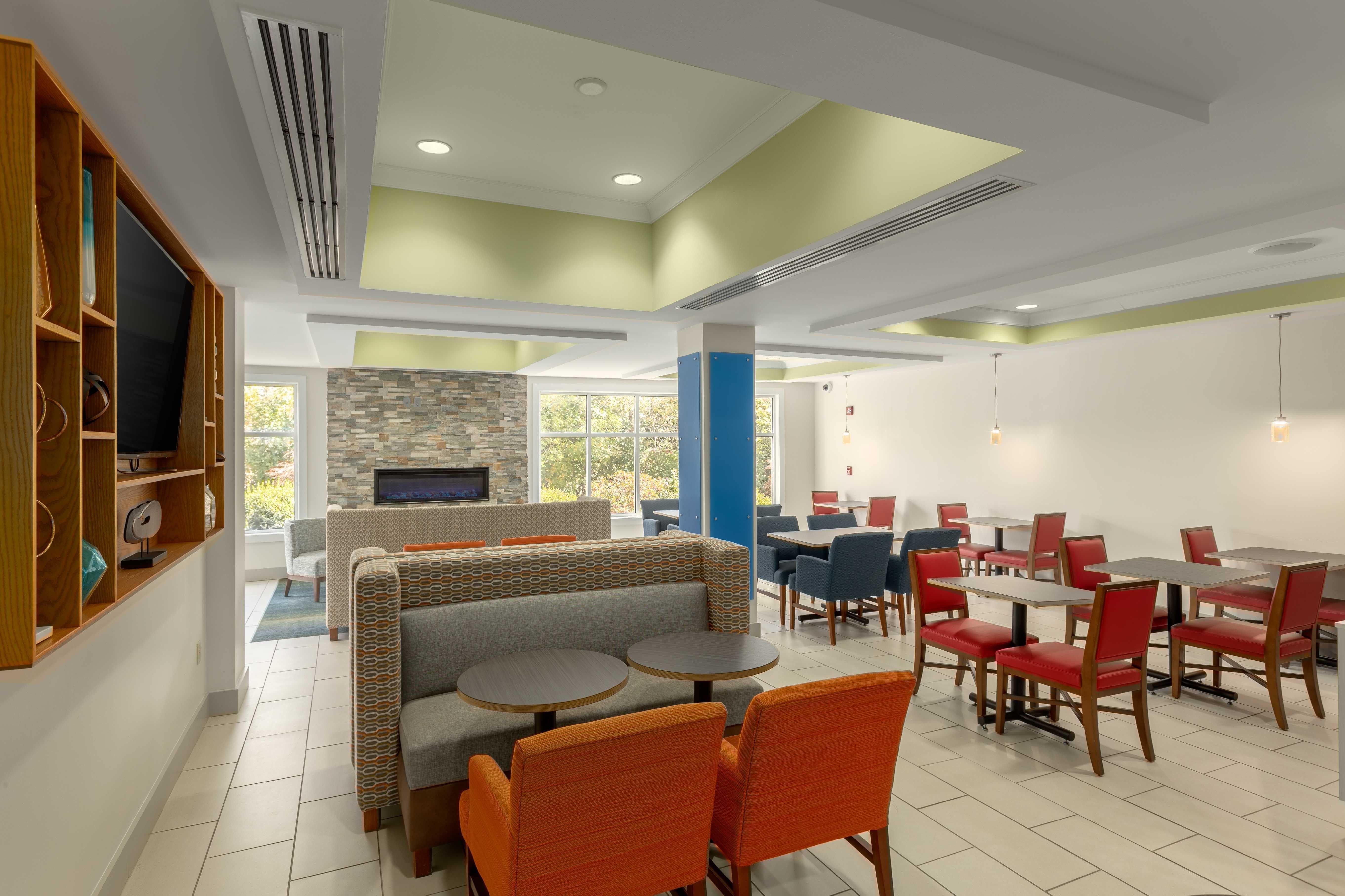Holiday Inn Express Hotel & Suites Binghamton University-Vestal By Ihg Εξωτερικό φωτογραφία